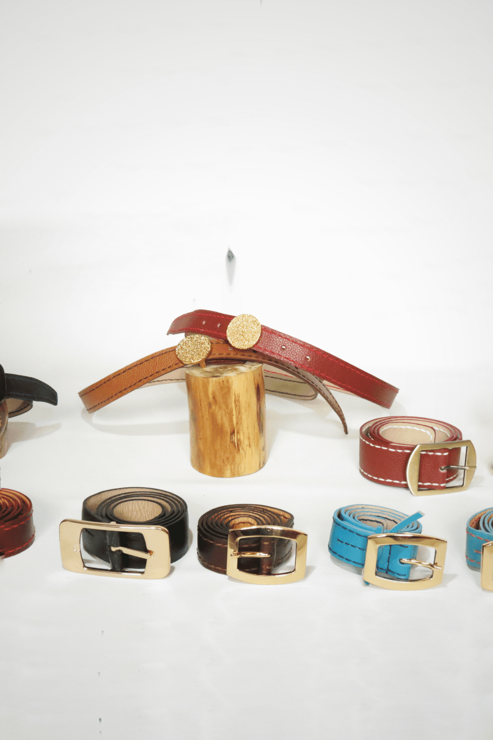 Cinturones de cuero hechos a mano