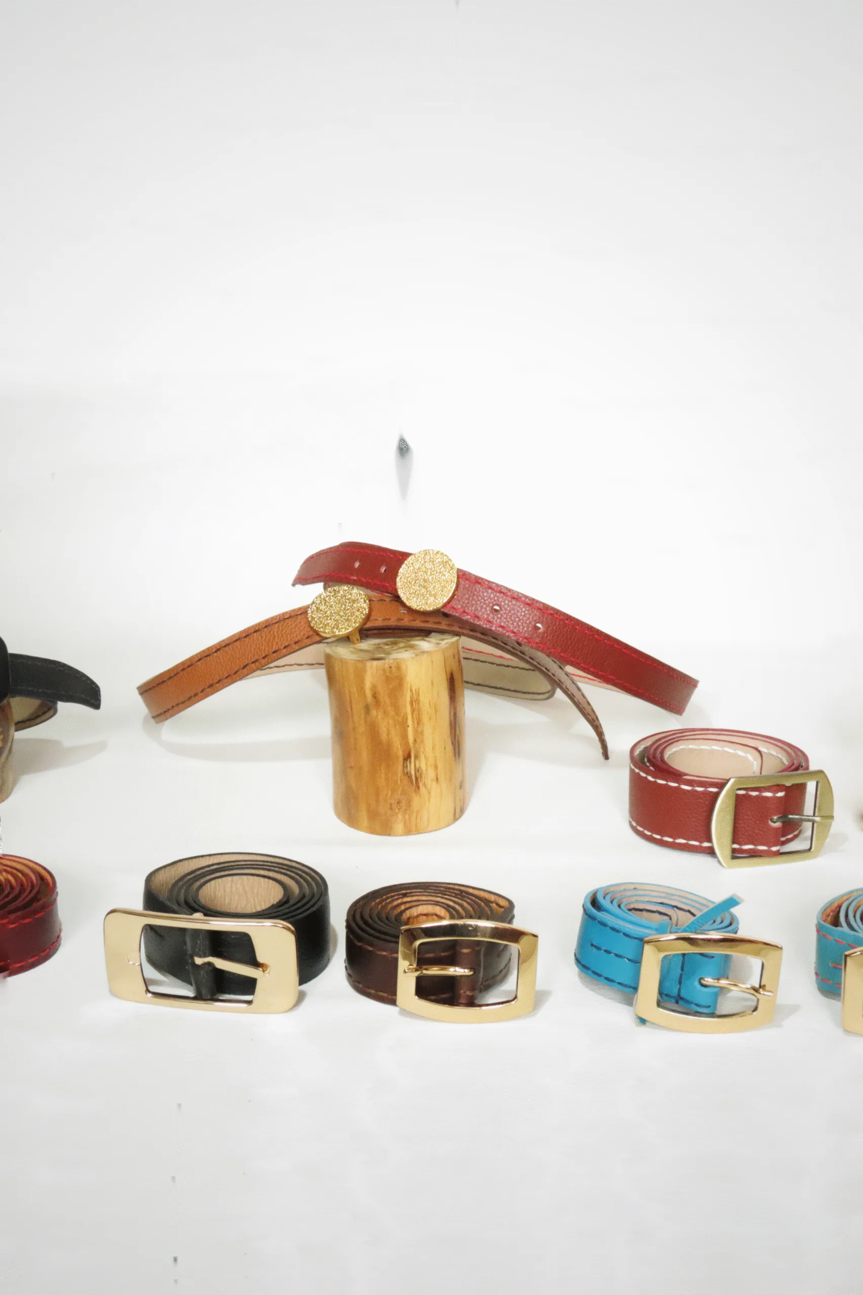 Cinturones de cuero hechos a mano